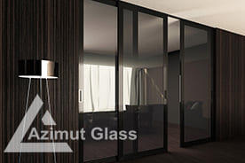 Перегородки из черного стекла